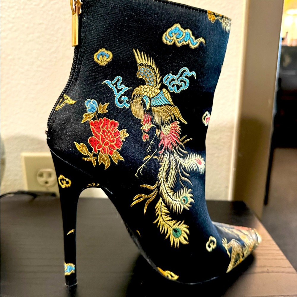 BLACK “Silk Kimono-Style” BOOTS